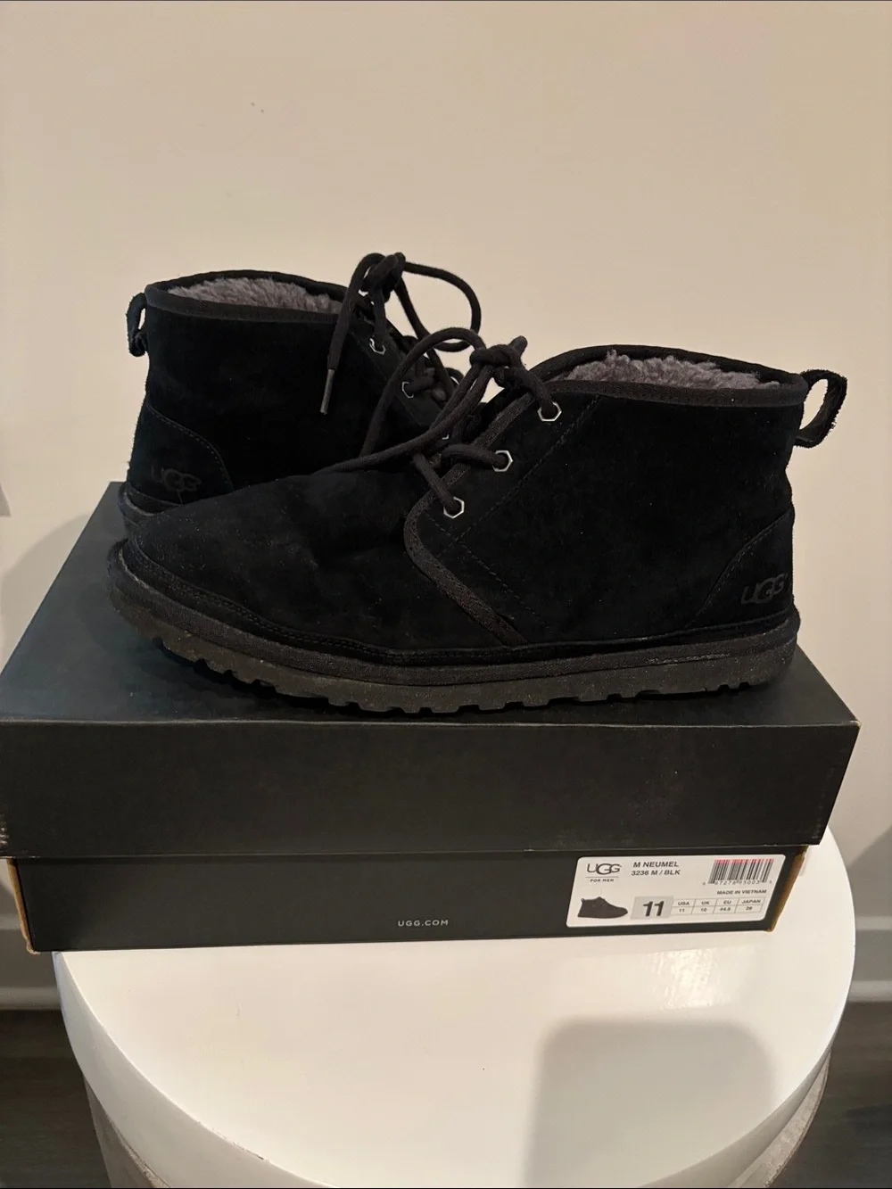 UGG Men's Black Suede Chukka Boots with Shearling Lining